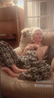 Rose McGowan feet photo thumbnail