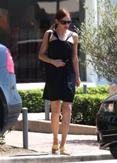 Rose McGowan feet photo thumbnail