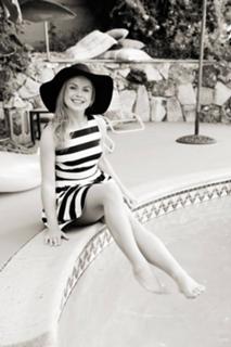 Rose McIver feet photo thumbnail