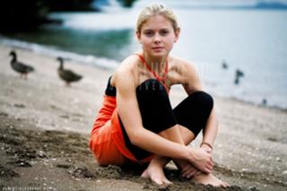 Rose McIver feet photo thumbnail