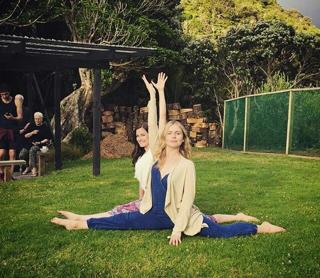 Rose McIver feet photo thumbnail