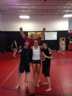 Rose Namajunas feet photo thumbnail