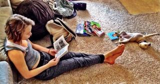 Rose Namajunas feet photo thumbnail