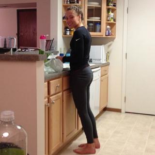 Rose Namajunas feet photo thumbnail