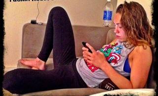 Rose Namajunas feet photo thumbnail