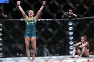 Rose Namajunas feet photo thumbnail