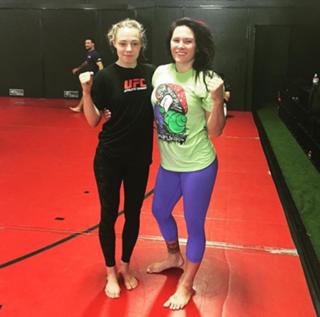 Rose Namajunas feet photo thumbnail