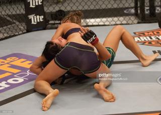 Rose Namajunas feet photo thumbnail