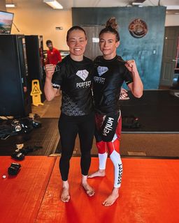 Rose Namajunas feet photo thumbnail