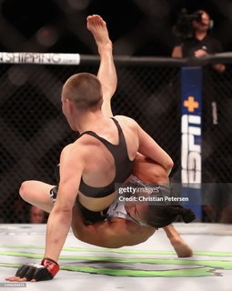 Rose Namajunas feet photo thumbnail