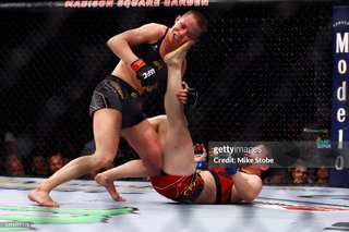 Rose Namajunas feet photo thumbnail