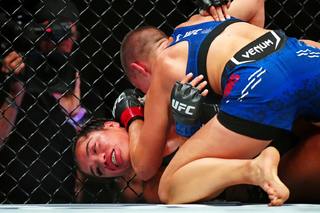 Rose Namajunas feet photo thumbnail