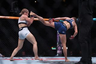 Rose Namajunas feet photo thumbnail