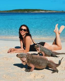 Rose Villain feet photo thumbnail