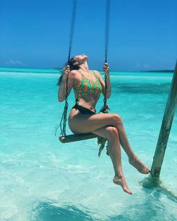 Rose Villain feet photo thumbnail