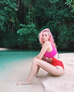 Rose Villain feet photo thumbnail