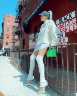 Rose Villain feet photo thumbnail