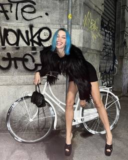 Rose Villain feet photo thumbnail