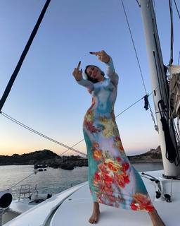 Rose Villain feet photo thumbnail