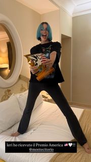 Rose Villain feet photo 1