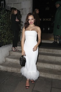Rose Williams feet photo 5