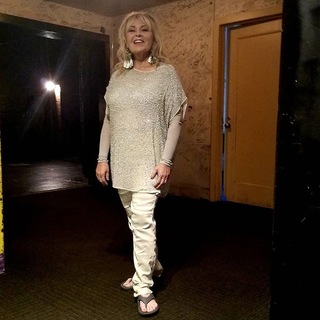 Roseanne Barr feet photo 3