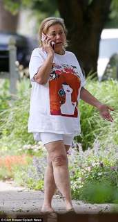 Roseanne Barr feet photo 19