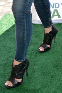 Roselyn Sanchez feet photo thumbnail