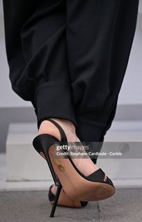 Rosemarie DeWitt feet photo 1