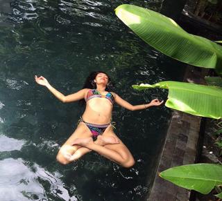 Roshni Chopra feet photo 19