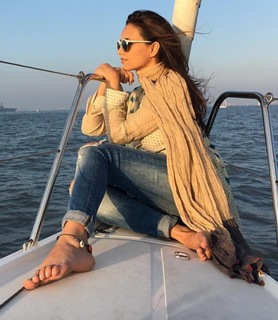 Roshni Chopra feet photo 14