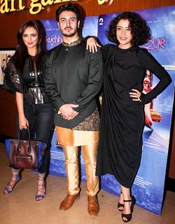 Roshni Chopra feet photo 12