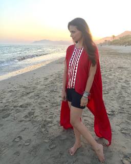 Roshni Chopra feet photo 11