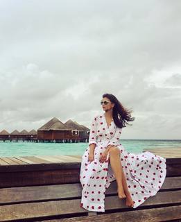 Roshni Chopra feet photo 8