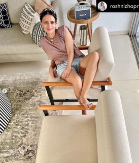 Roshni Chopra feet photo 12
