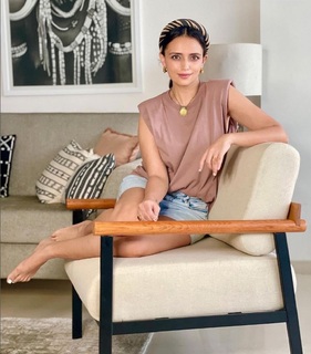 Roshni Chopra feet photo 7