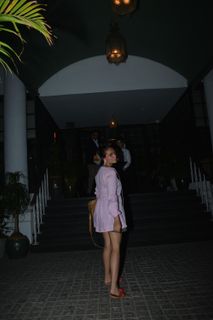 Roshni Chopra feet photo 11