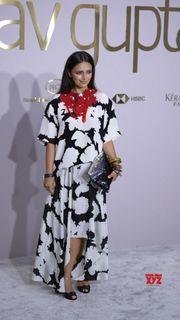 Roshni Chopra feet photo 8
