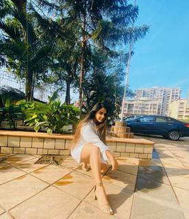 Roshni Walia feet photo 5