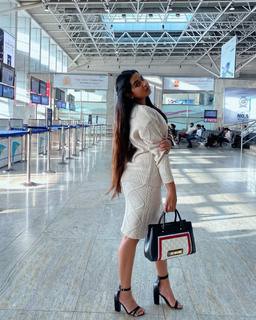 Roshni Walia feet photo 18