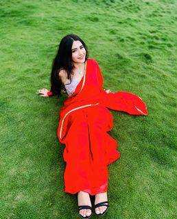 Roshni Walia feet photo 7
