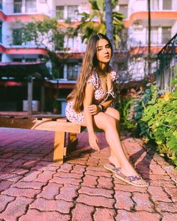 Roshni Walia feet photo 17