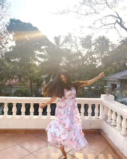 Roshni Walia feet photo 7