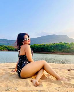 Roshni Walia feet photo 11