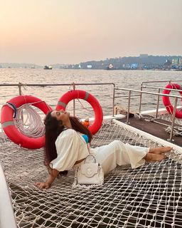 Roshni Walia feet photo 7