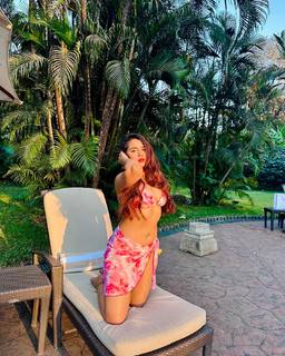 Roshni Walia feet photo 17