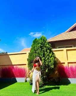 Roshni Walia feet photo 7