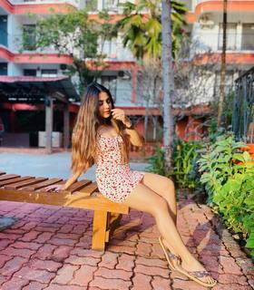 Roshni Walia feet photo 3