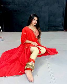 Roshni Walia feet photo 11