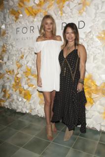 Rosie Huntington-Whiteley feet photo thumbnail